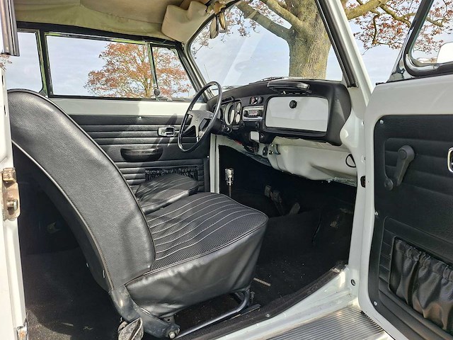 Volkswagen kever cabrio 1302s - afbeelding 19 van  38