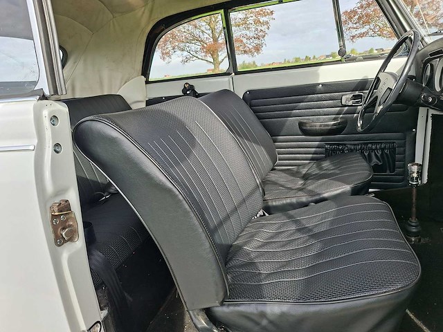 Volkswagen kever cabrio 1302s - afbeelding 20 van  38