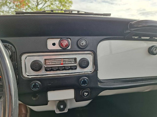Volkswagen kever cabrio 1302s - afbeelding 46 van  50