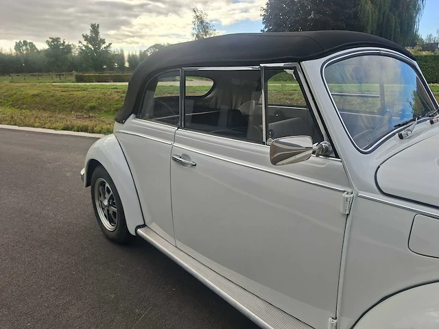 Volkswagen kever cabrio 1302s - afbeelding 9 van  43
