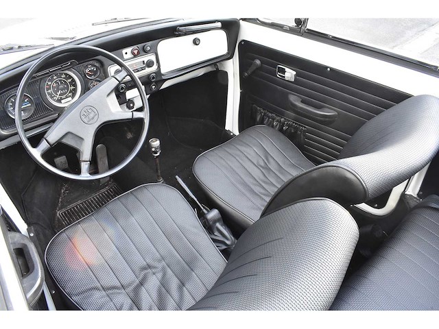Volkswagen kever cabrio - afbeelding 31 van  50