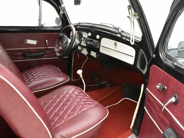 Volkswagen kever limousine - afbeelding 20 van  47