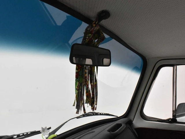 Volkswagen kombi t2 hippie bus ***no reserve*** - afbeelding 9 van  48