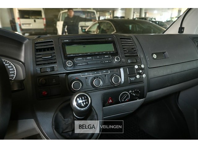 Volkswagen kombi - afbeelding 2 van  24