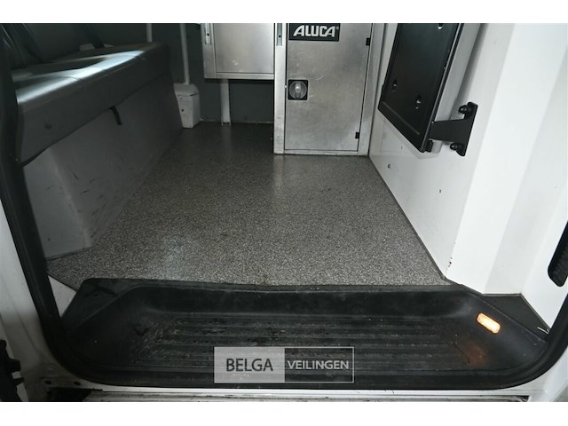 Volkswagen kombi - afbeelding 19 van  24