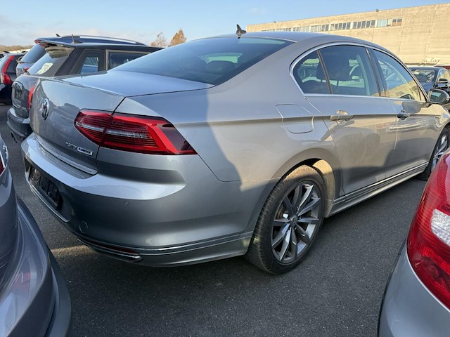 Volkswagen passat berline r-line surequipee 150 at, 2016 - afbeelding 28 van  32