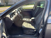 Volkswagen passat personenauto - afbeelding 2 van  25