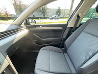 Volkswagen passat personenauto - afbeelding 8 van  25