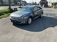 Volkswagen passat personenauto - afbeelding 1 van  25