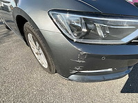 Volkswagen passat personenauto - afbeelding 14 van  25