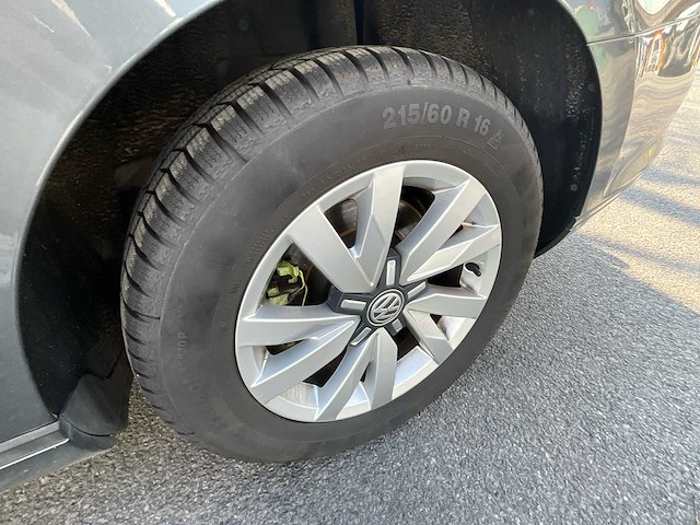 Volkswagen passat personenauto - afbeelding 16 van  25