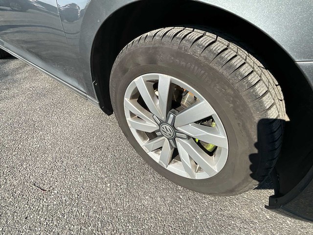 Volkswagen passat personenauto - afbeelding 18 van  25