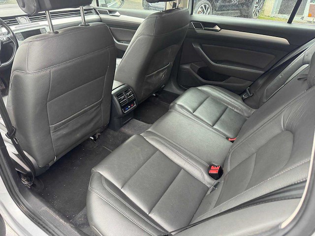 Volkswagen passat stationwagen - afbeelding 7 van  12