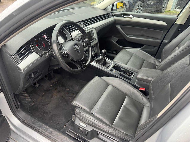 Volkswagen passat stationwagen - afbeelding 8 van  12