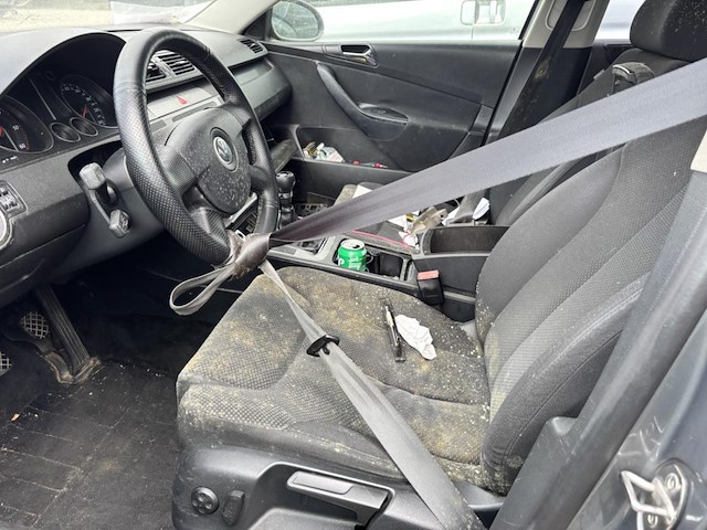 Volkswagen passat - afbeelding 10 van  12