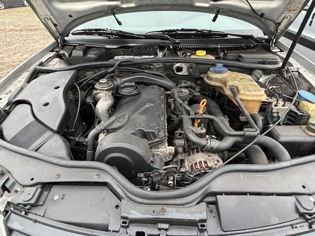 Volkswagen passsat - afbeelding 2 van  11