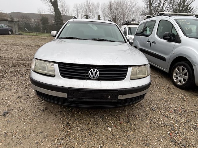 Volkswagen passsat - afbeelding 4 van  11