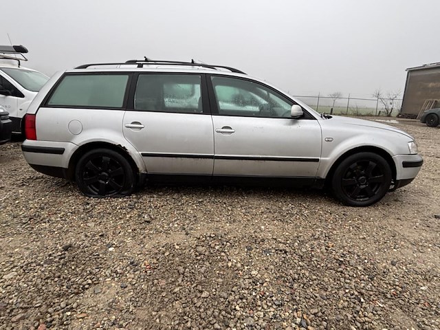 Volkswagen passsat - afbeelding 6 van  11