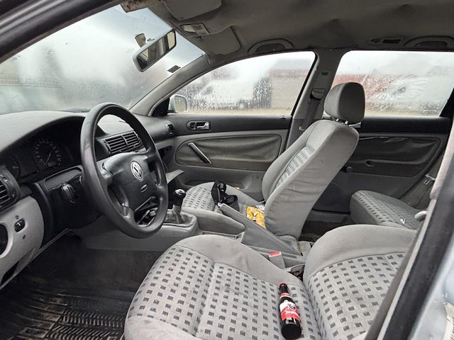 Volkswagen passsat - afbeelding 11 van  11