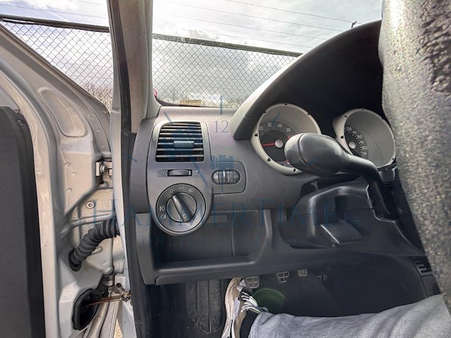 Volkswagen polo 1 2i trendline, 2000 - afbeelding 10 van  30