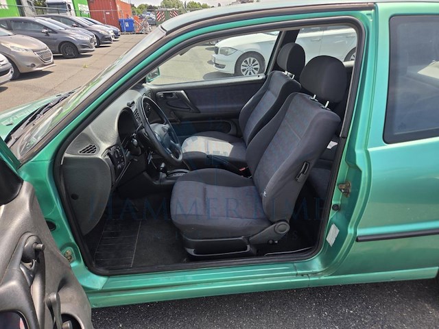 Volkswagen polo 1.2i 12v base 65, 1997 - afbeelding 2 van  45