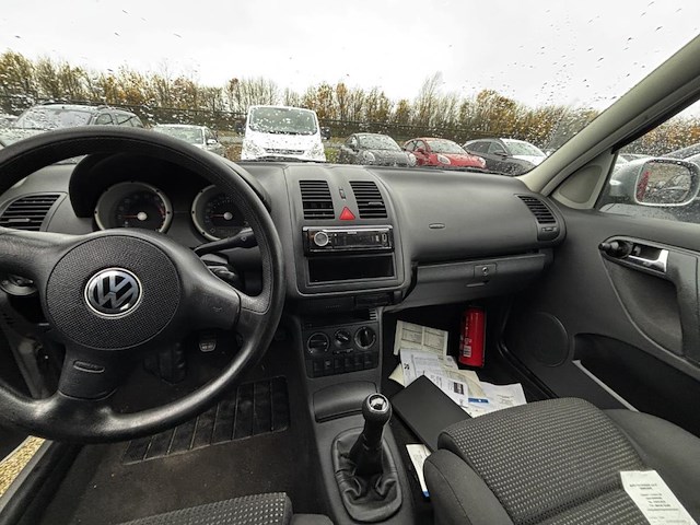 Volkswagen polo 1.4i 16v comfortline 75 at, 2000 - afbeelding 4 van  29