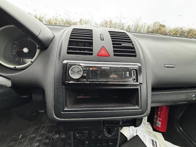 Volkswagen polo 1.4i 16v comfortline 75 at, 2000 - afbeelding 5 van  29