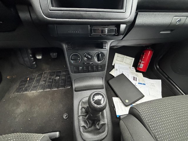 Volkswagen polo 1.4i 16v comfortline 75 at, 2000 - afbeelding 6 van  29