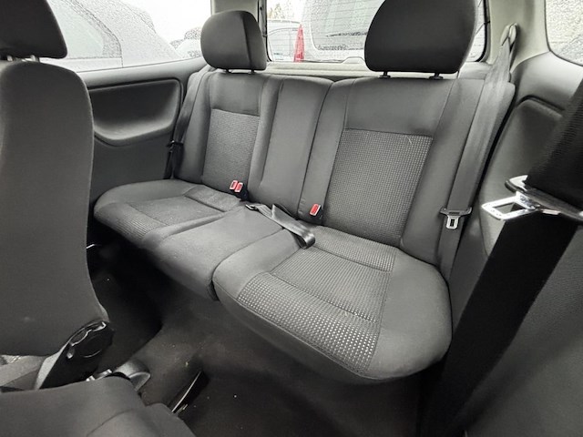 Volkswagen polo 1.4i 16v comfortline 75 at, 2000 - afbeelding 9 van  29