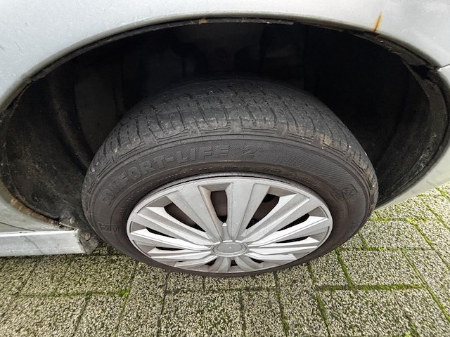 Volkswagen polo 1.4i 16v comfortline 75 at, 2000 - afbeelding 14 van  29