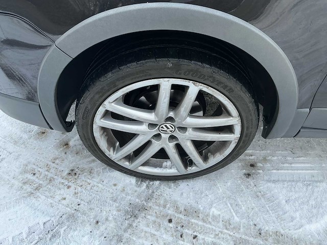 Volkswagen polo cross personenauto - afbeelding 4 van  34