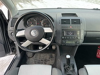 Volkswagen polo cross personenauto - afbeelding 10 van  34
