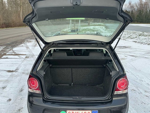 Volkswagen polo cross personenauto - afbeelding 14 van  34