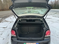 Volkswagen polo cross personenauto - afbeelding 14 van  34