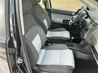 Volkswagen polo cross personenauto - afbeelding 20 van  34