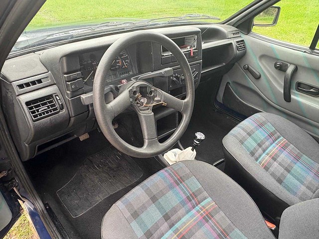 Volkswagen polo oldtimer - afbeelding 6 van  29