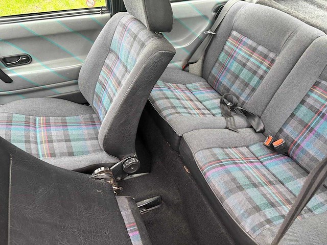 Volkswagen polo oldtimer - afbeelding 2 van  17