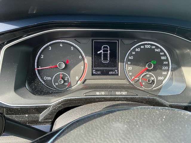 Volkswagen polo personenauto - afbeelding 4 van  13