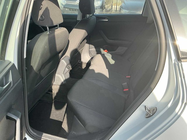 Volkswagen polo personenauto - afbeelding 11 van  13