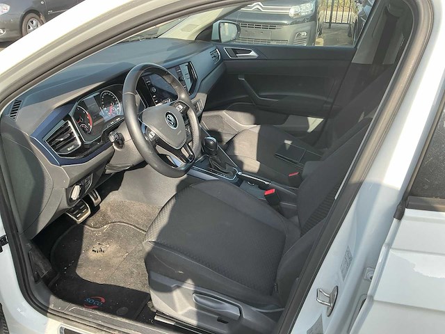 Volkswagen polo personenauto - afbeelding 12 van  13