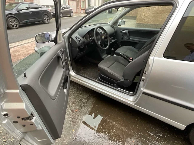 Volkswagen polo personenauto - afbeelding 14 van  14
