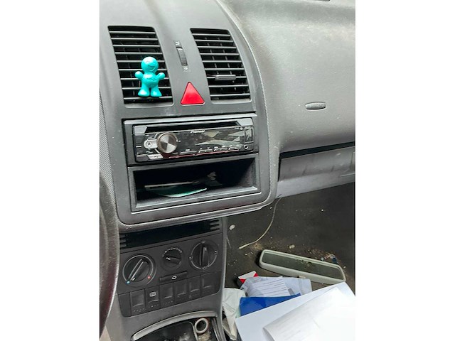 Volkswagen polo personenauto - afbeelding 4 van  17