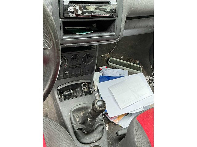 Volkswagen polo personenauto - afbeelding 5 van  17