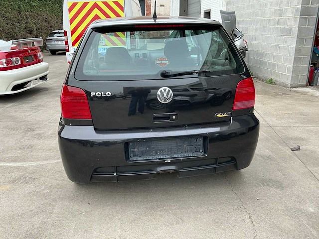 Volkswagen polo personenauto - afbeelding 11 van  17