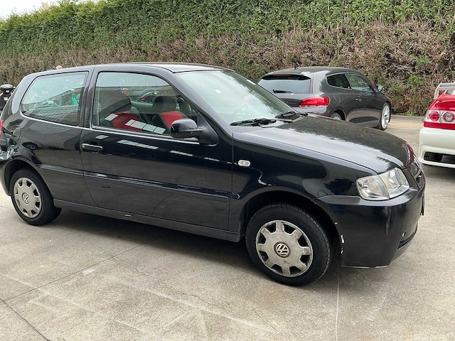 Volkswagen polo personenauto - afbeelding 13 van  17
