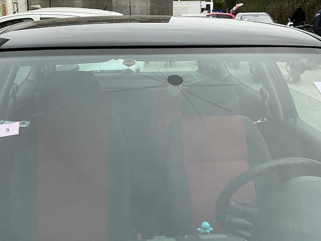 Volkswagen polo personenauto - afbeelding 14 van  17