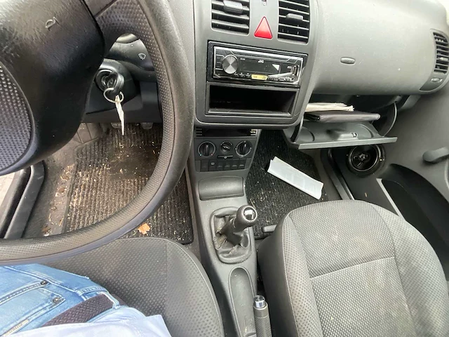 Volkswagen polo personenauto - afbeelding 13 van  14