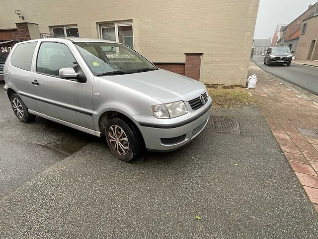 Volkswagen polo personenauto - afbeelding 7 van  14