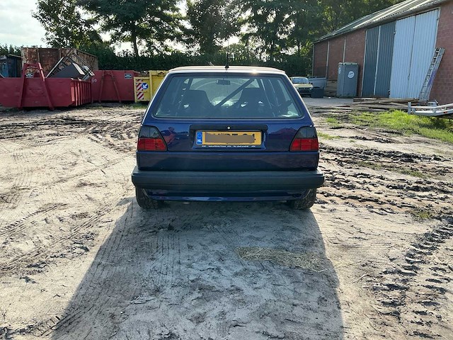 Volkswagen r32 2 gti oldtimer - afbeelding 16 van  21