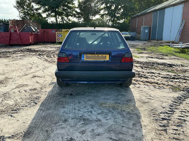 Volkswagen r32 2 gti oldtimer - afbeelding 17 van  22